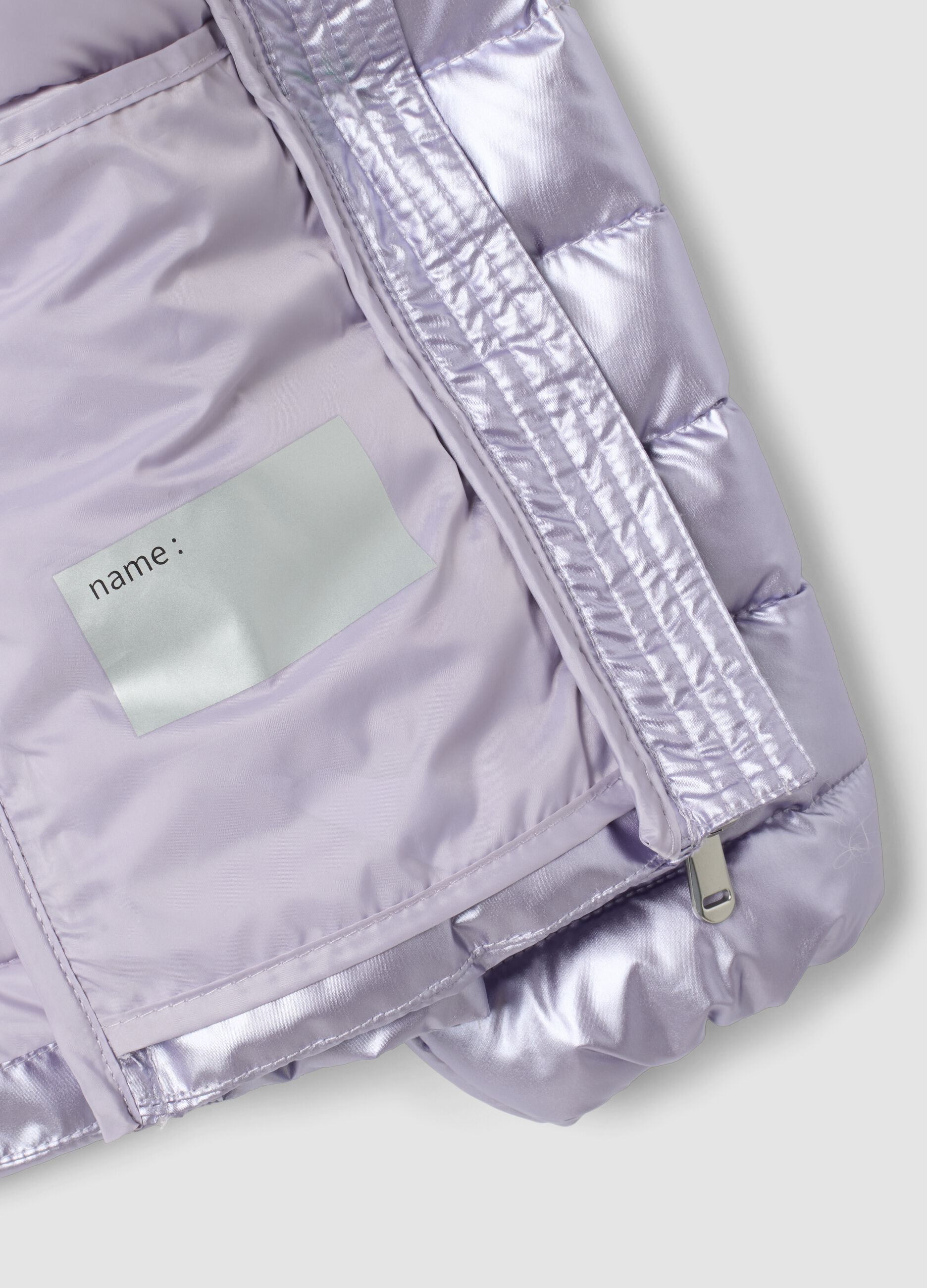 جاكيت منفوش Ultralight بنفسجي بقبعة وسحّاب للبنات