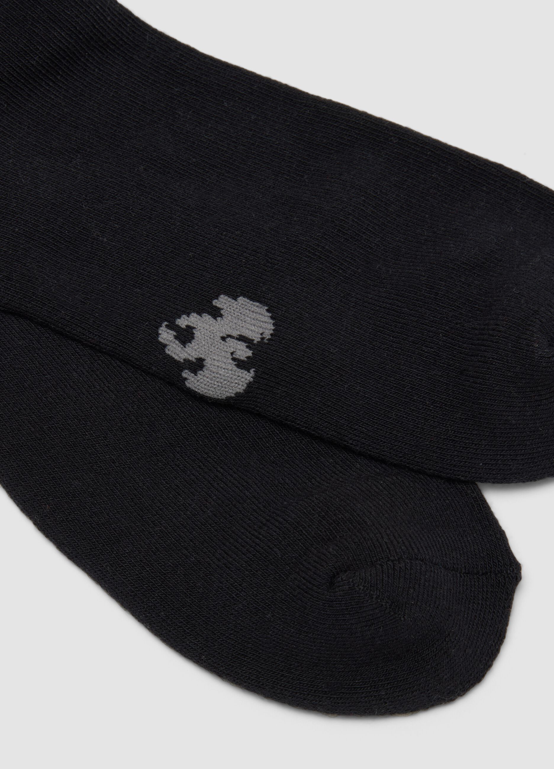 Black stretch cotton sports socks