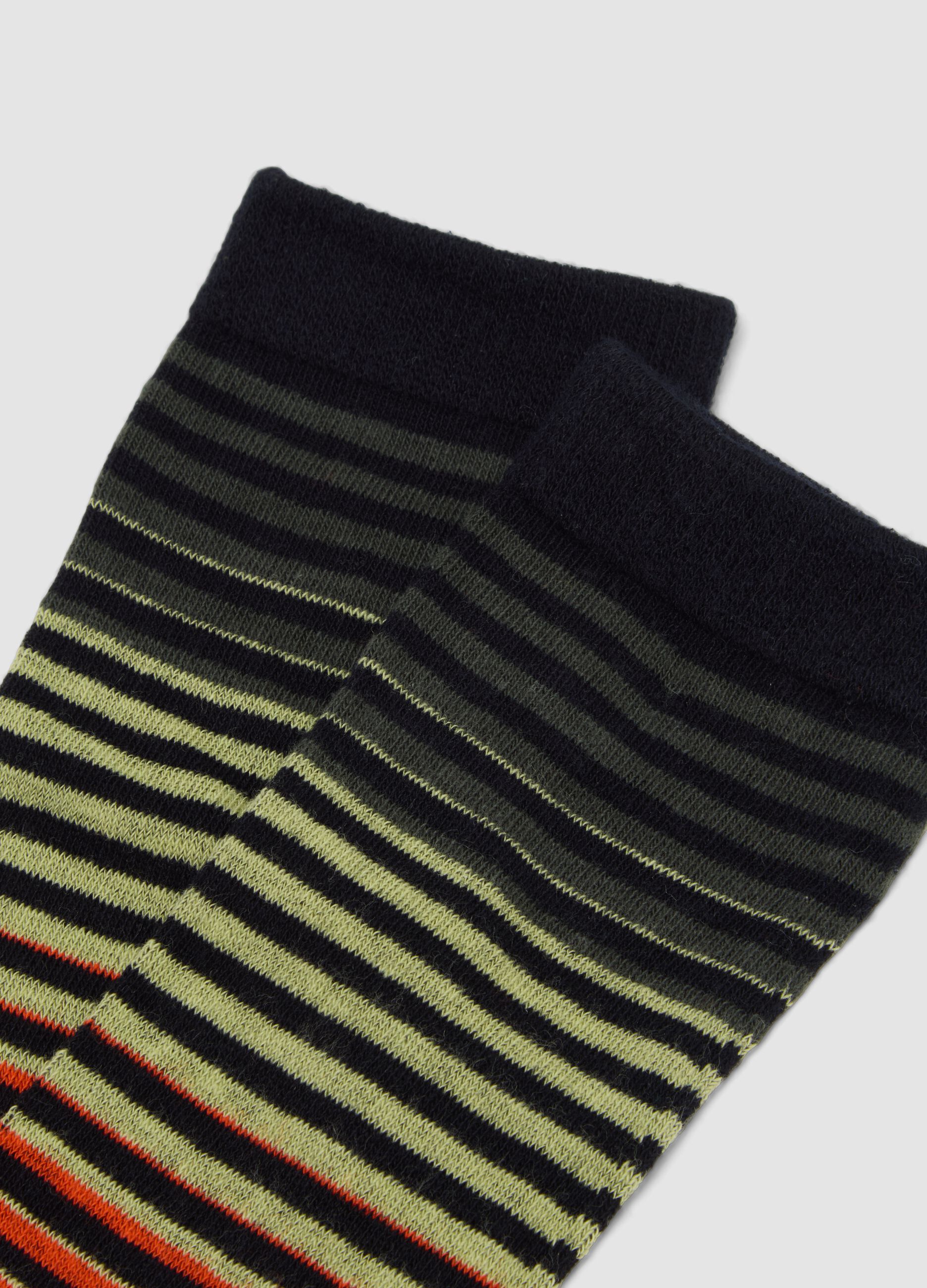 2-pack of brown and green long socks in stretchy organic cotton