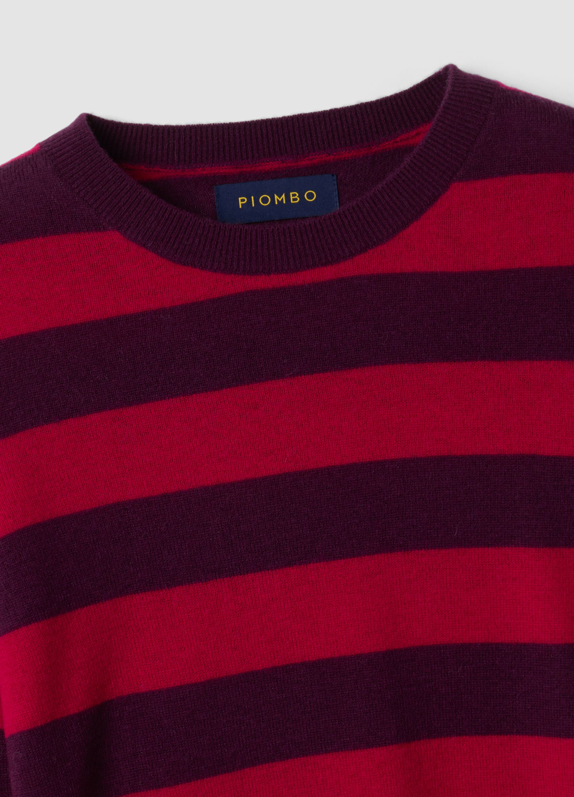 Maglia rossa in pura lana a righe con girocollo