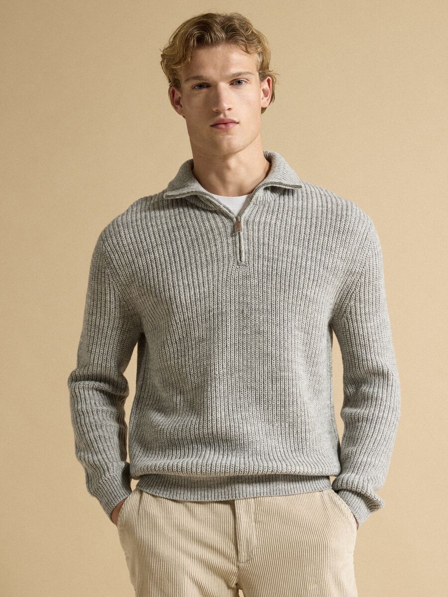 Light grey wool-blend jumper with collar, regular fit_0