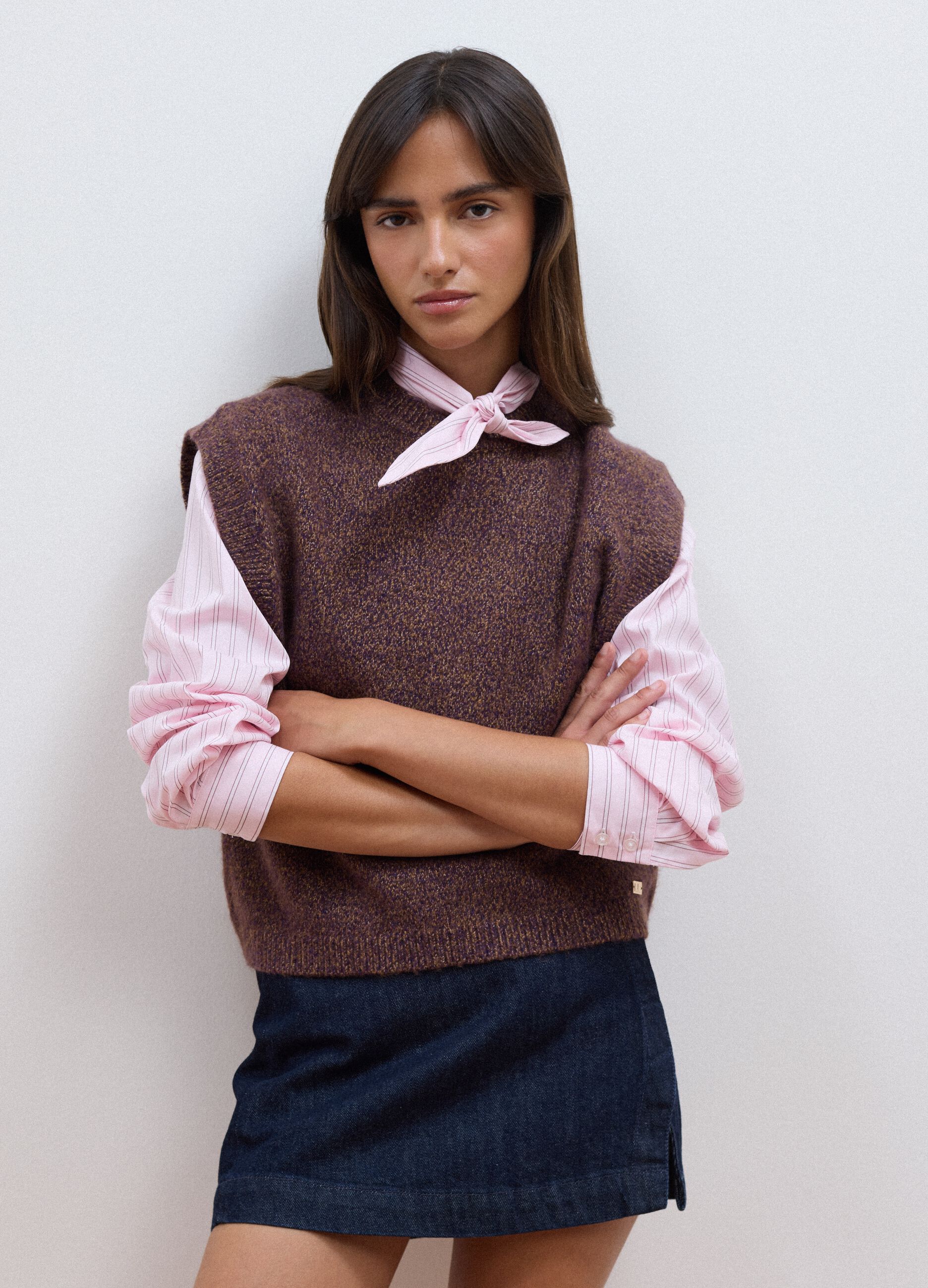 Gilet marrone girocollo in misto lyocell e lana