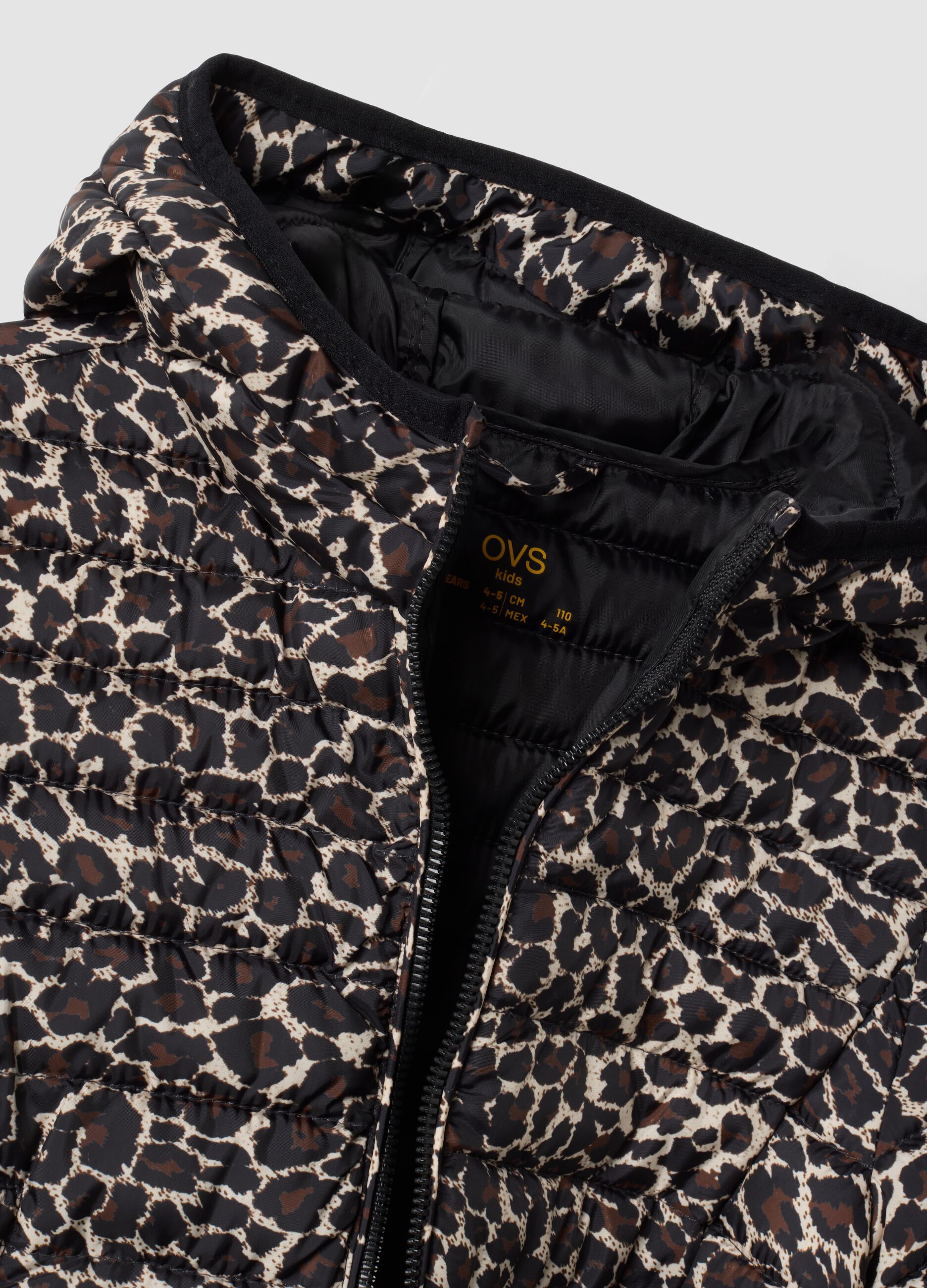 Giubbotto marrone imbottito con cappuccio e zip