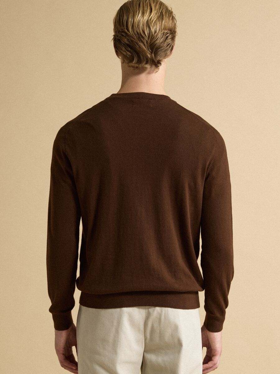 Brown crew-neck jumper in cotton and cashmere blend, regular fit_3