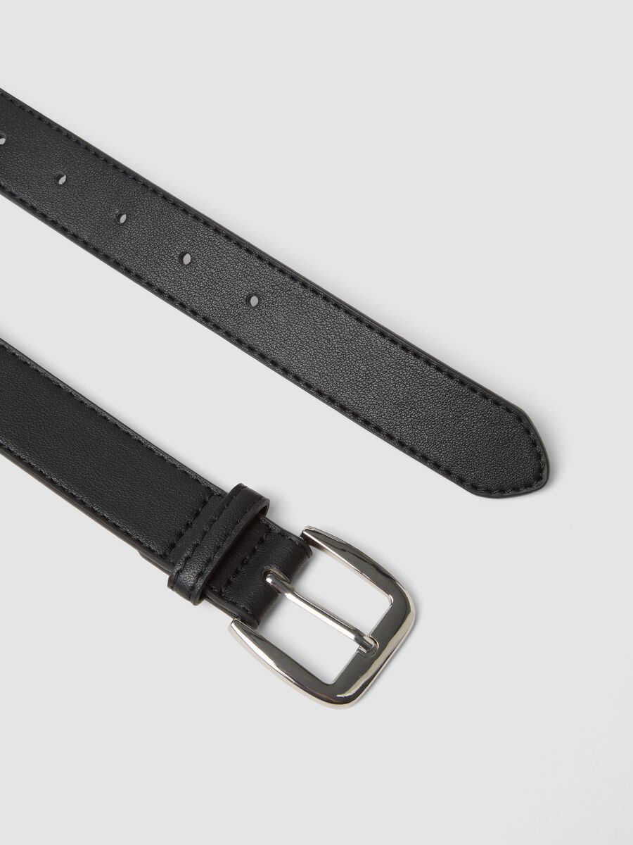 Black belt with buckle and heart appliqu&eacute;s_1