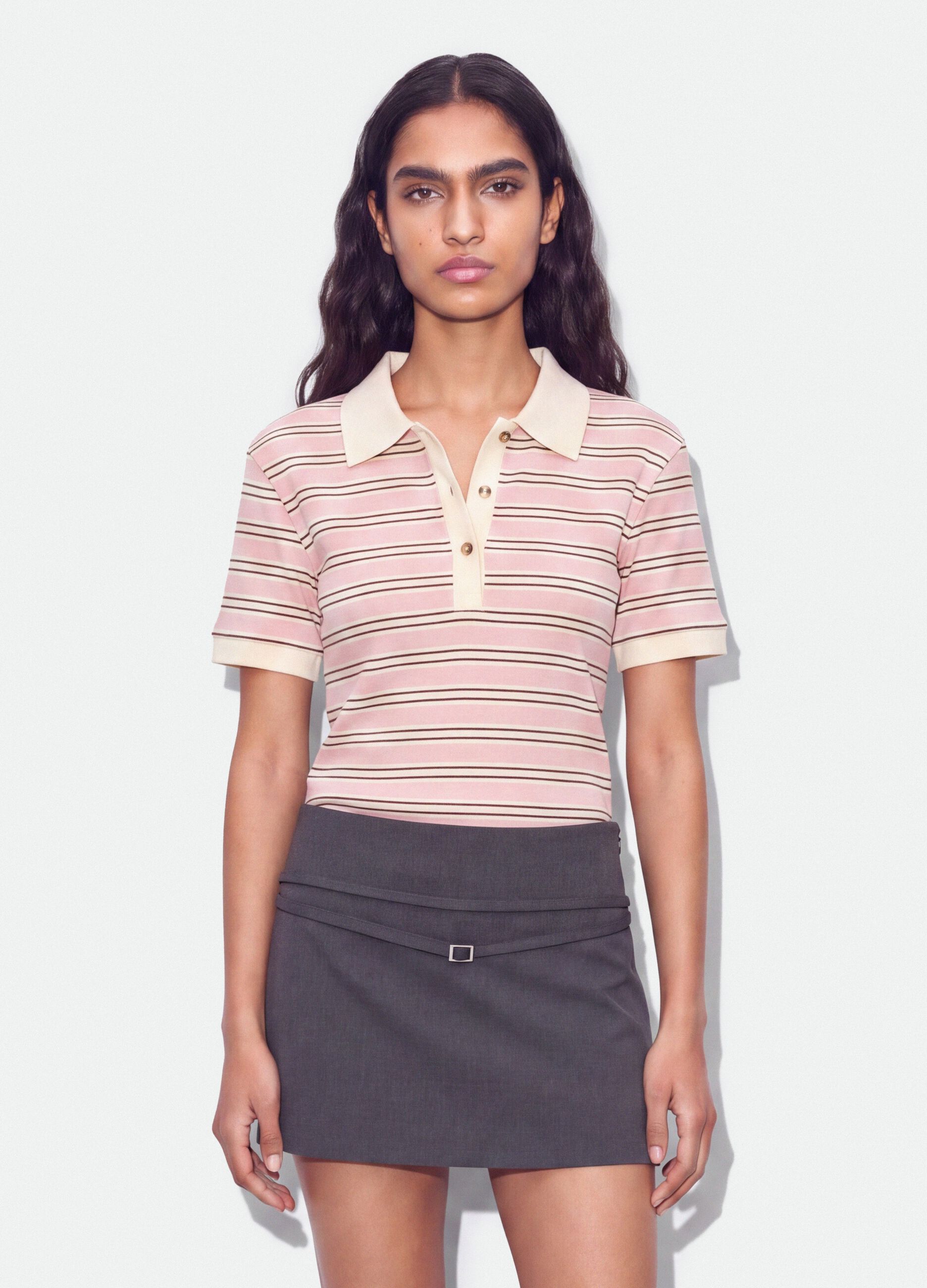 Polo crop rosa in cotone elasticizzato a righe regular fit