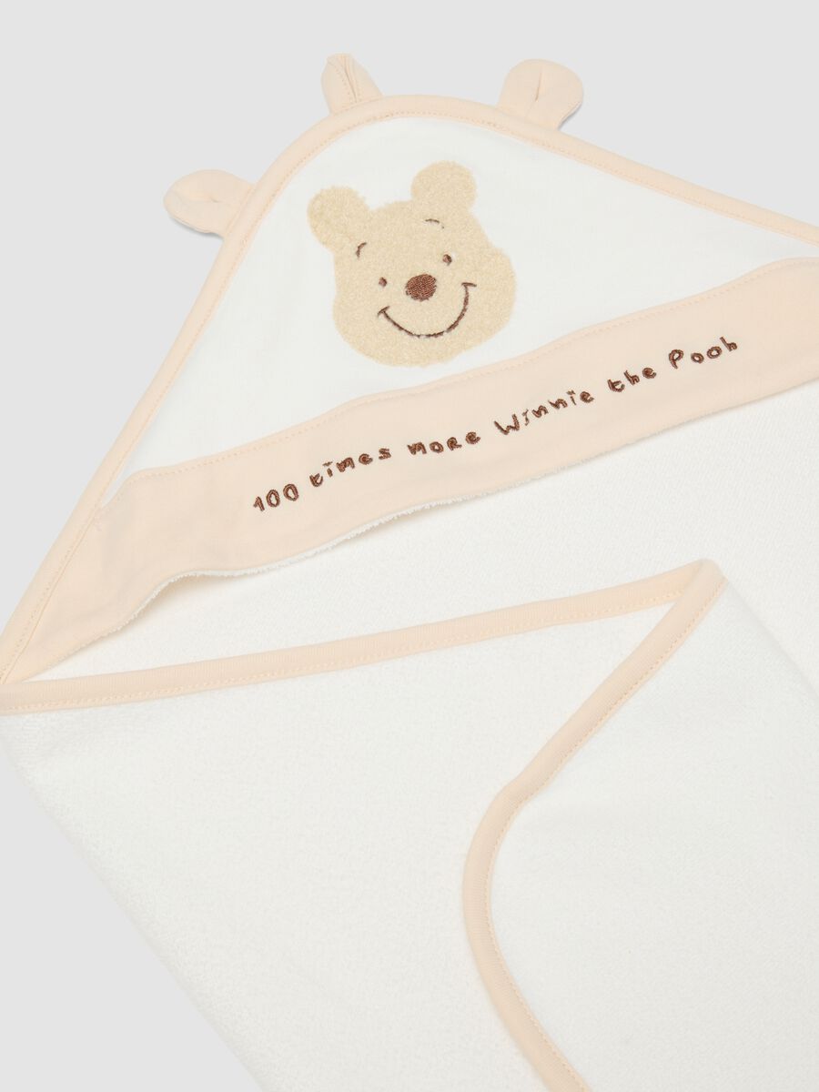 White organic cotton-blend hooded baby towel with Winnie the Pooh theme_2