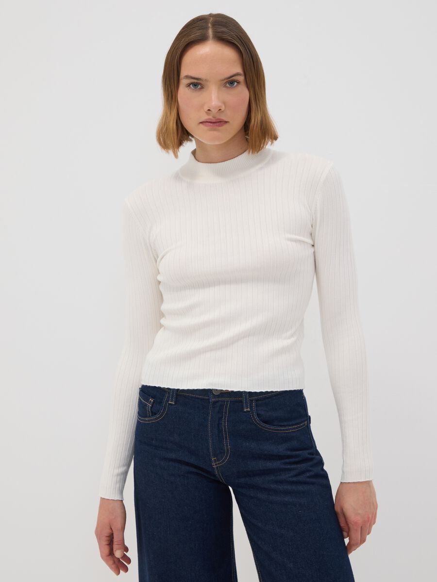White fitted ribbed viscose-blend top with high neck_0