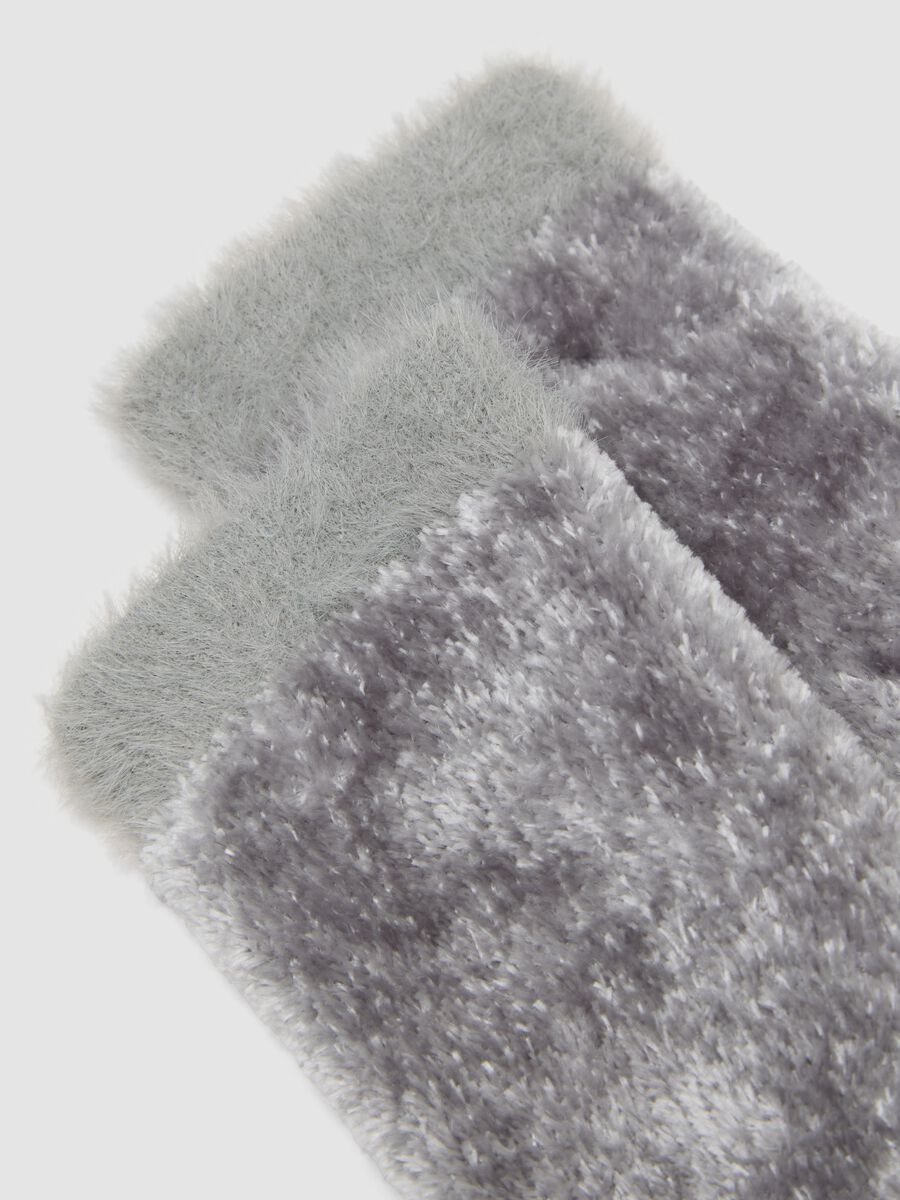 Grey stretch plush-effect socks_1