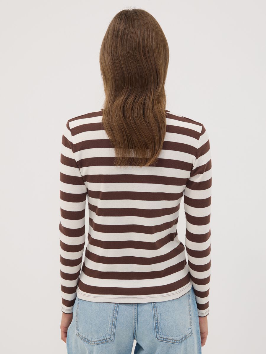 T-shirt bianca a righe in puro cotone con girocollo_3
