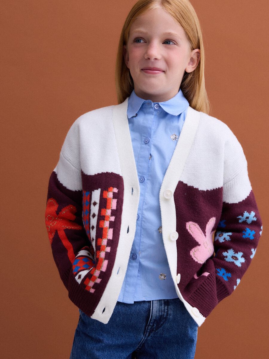 Multicolour knitted cardigan with deep V-neck_0