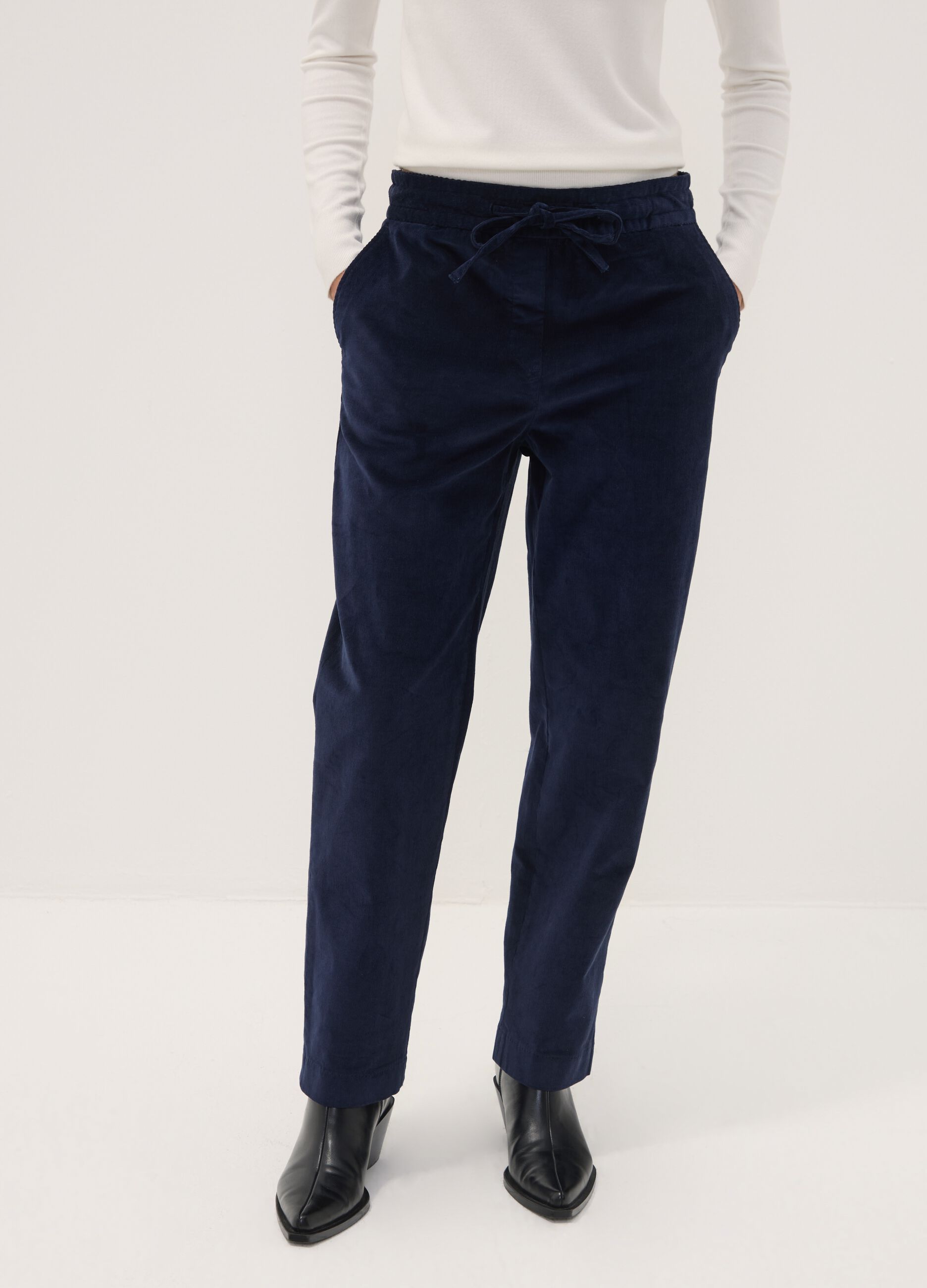 Pantaloni blu in cotone elasticizzato a coste con vita elasticizzata