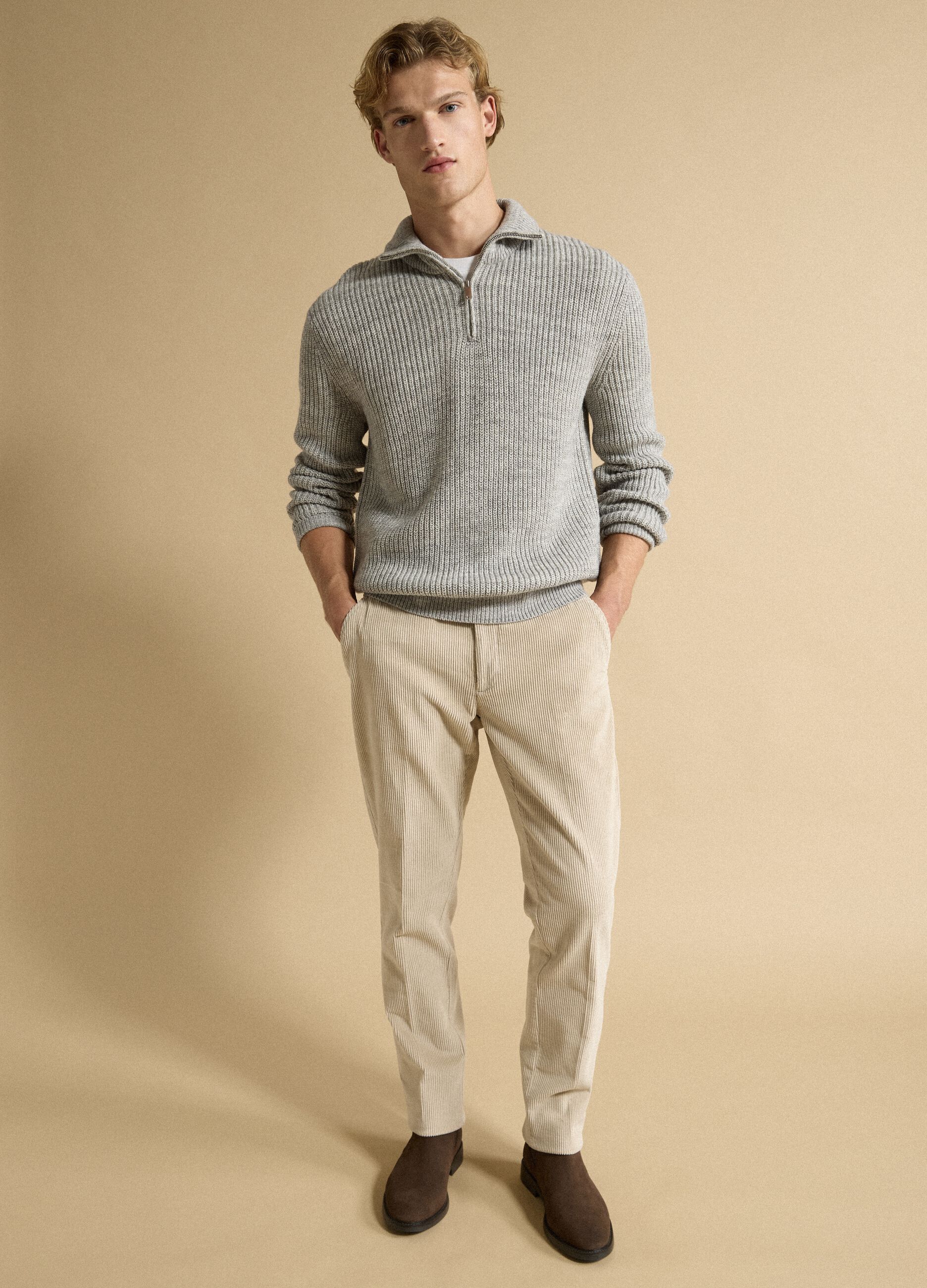 Light grey wool-blend jumper with collar, regular fit