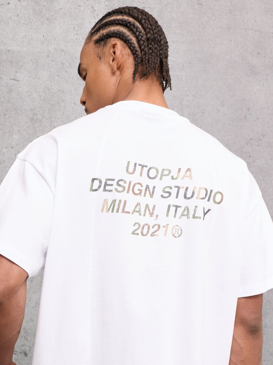 White Graphic Pocket T-shirt_2