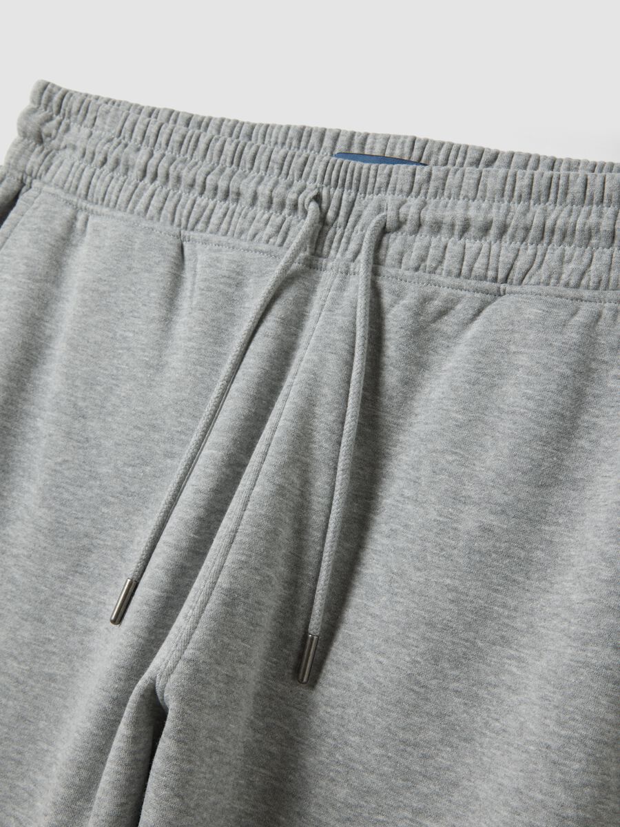 Grey cotton-blend joggers with cuffed hems and drawstring waist_1