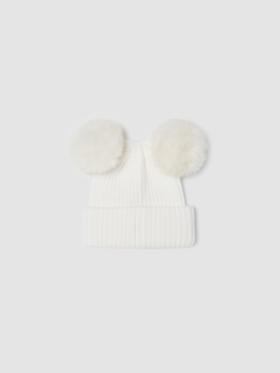 White rib-knit hat with bow and pom-poms_2