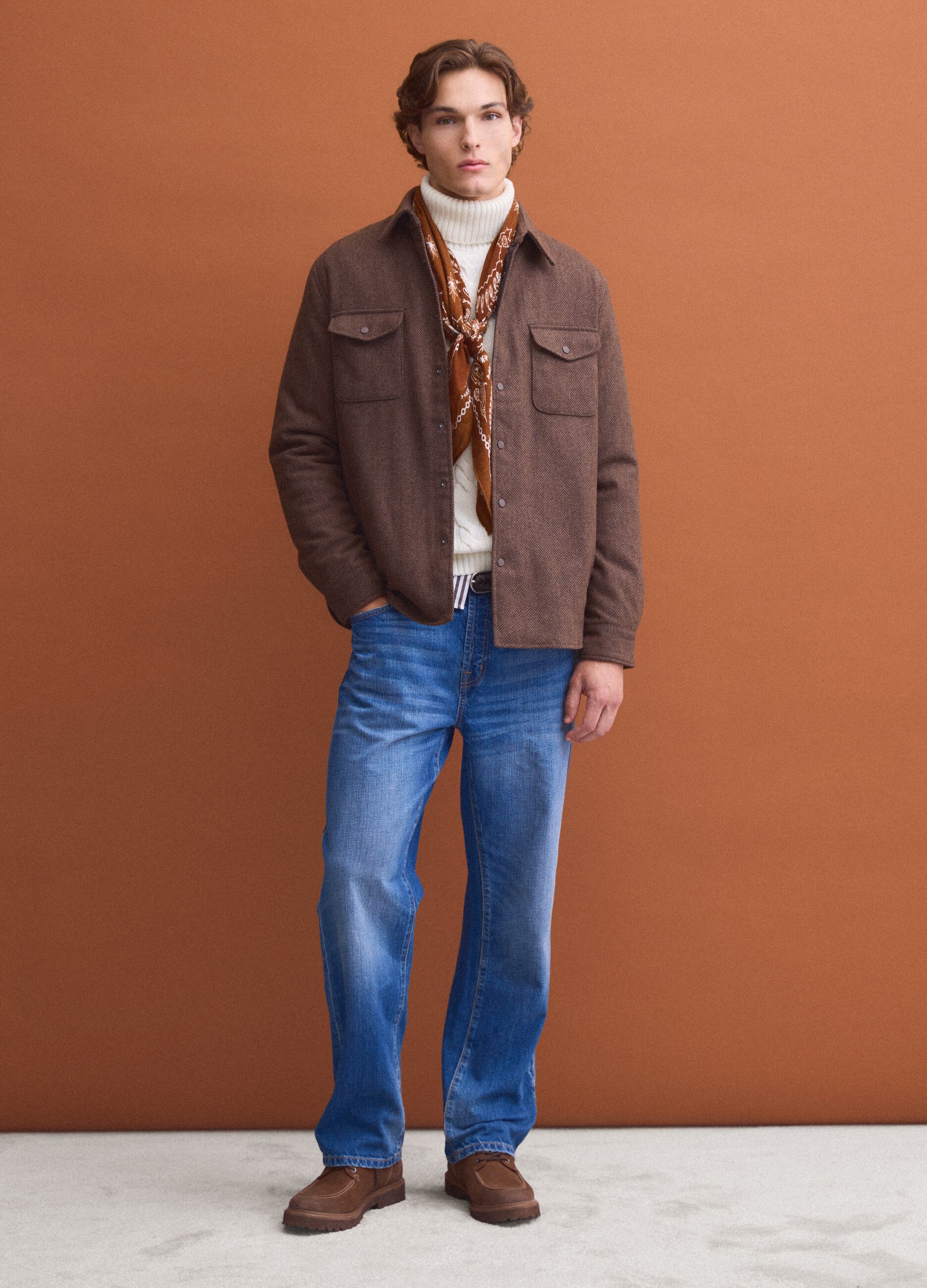 Brown wool-blend scarf with paisley print