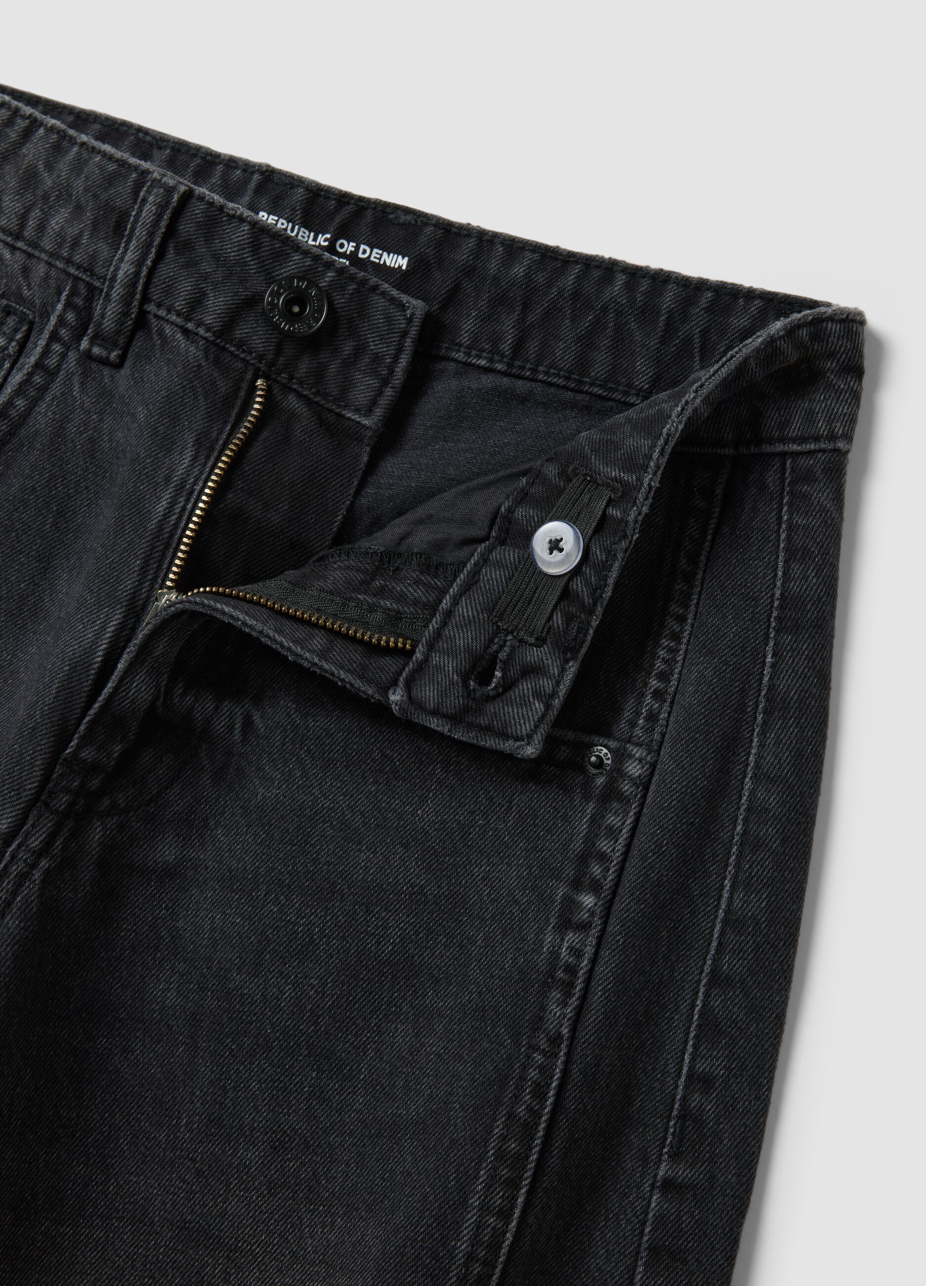 Black pure cotton barrel-fit jeans