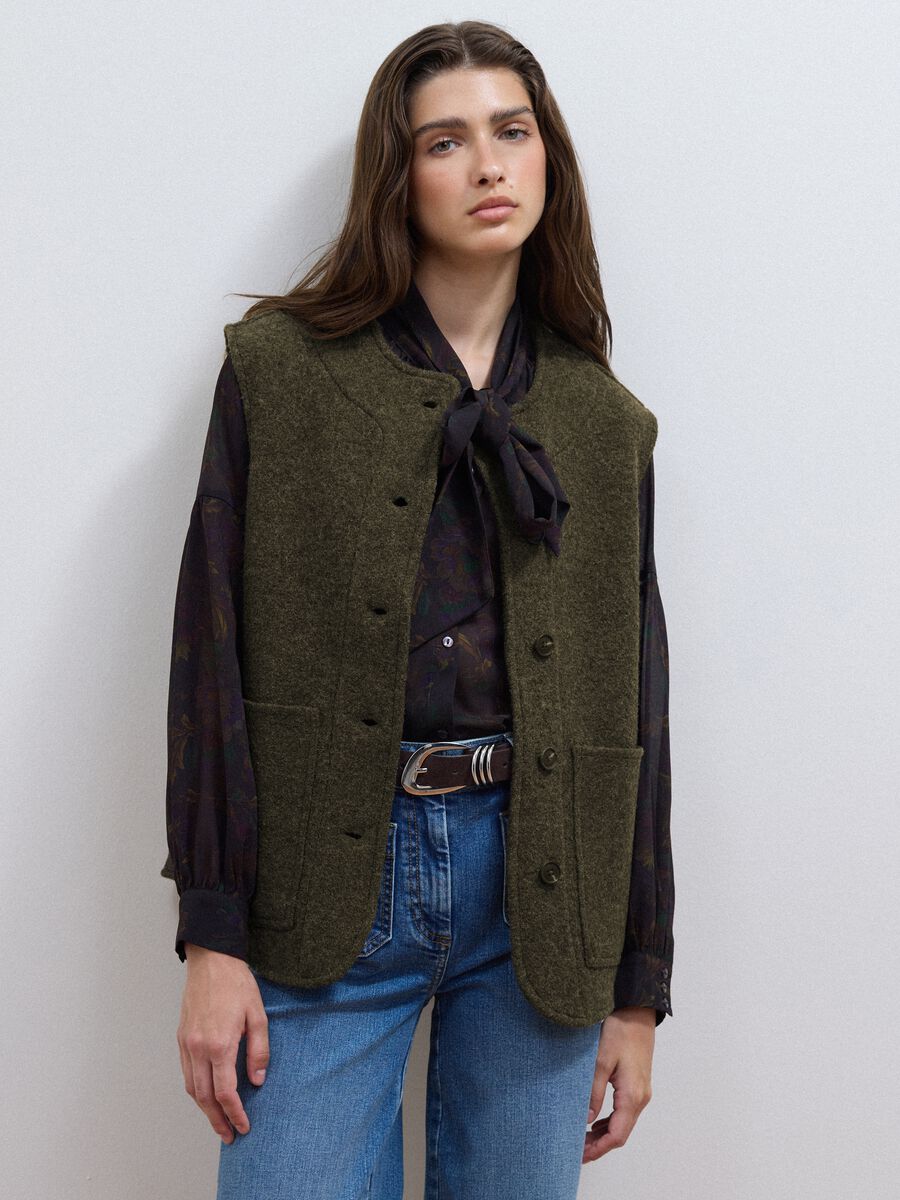 Green pure wool crew-neck gilet with oversized fit_0