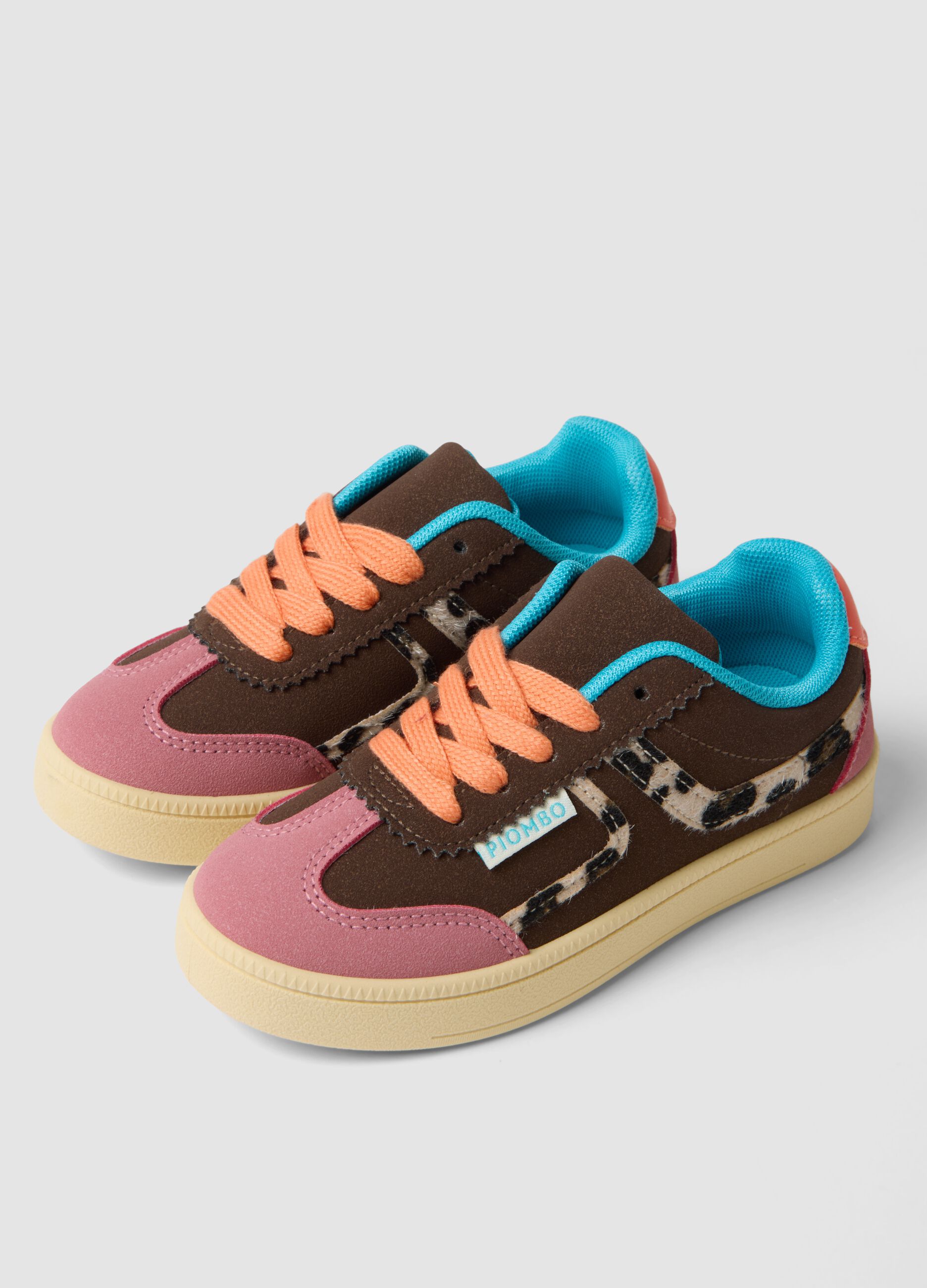 Multicolour trainers with contrast details