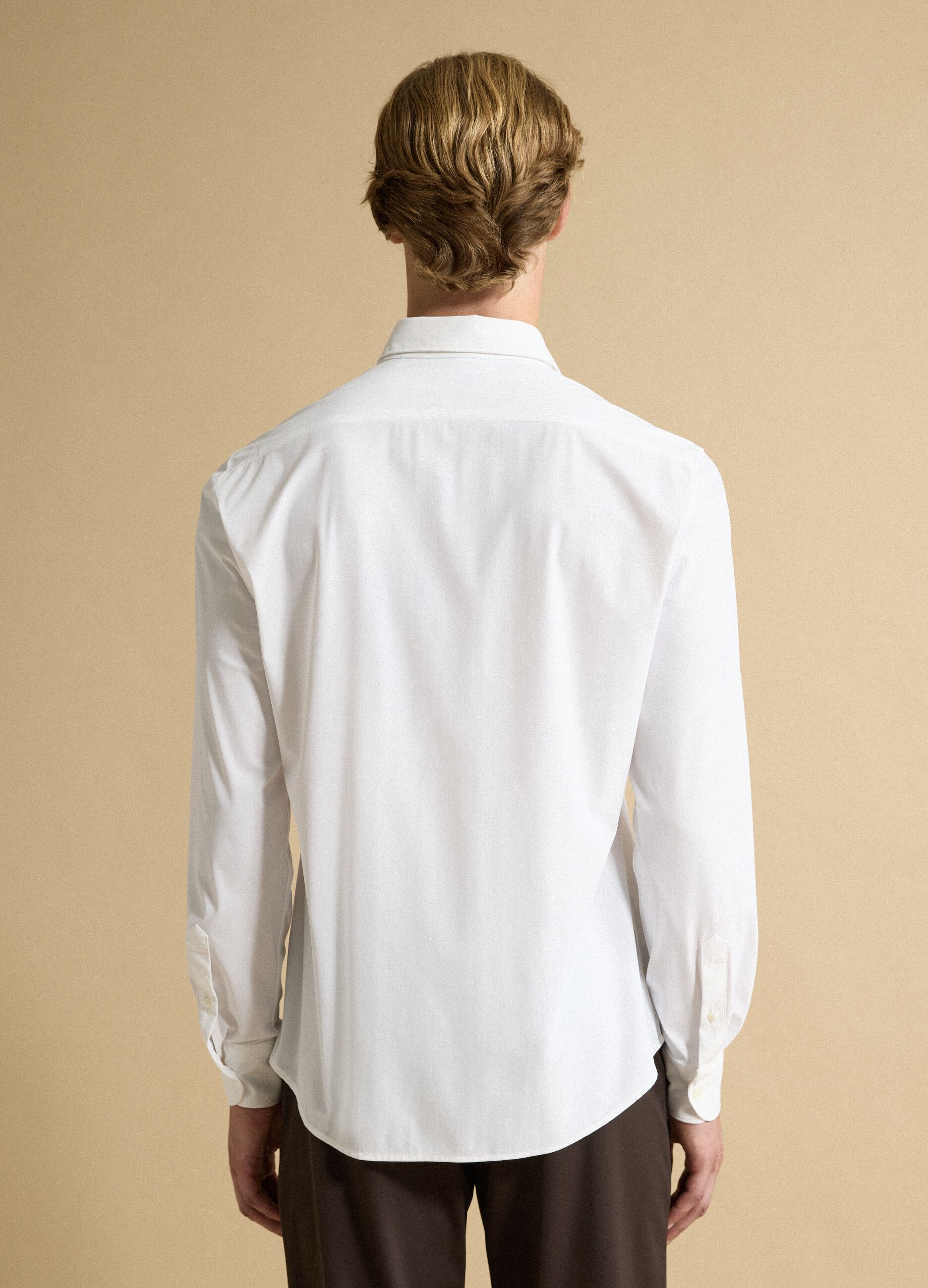 White slim-fit shirt in breathable stretch fabric with 4-way stretch