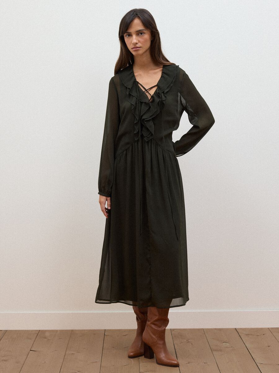 Black dress with deep V-neck and ruffles_0