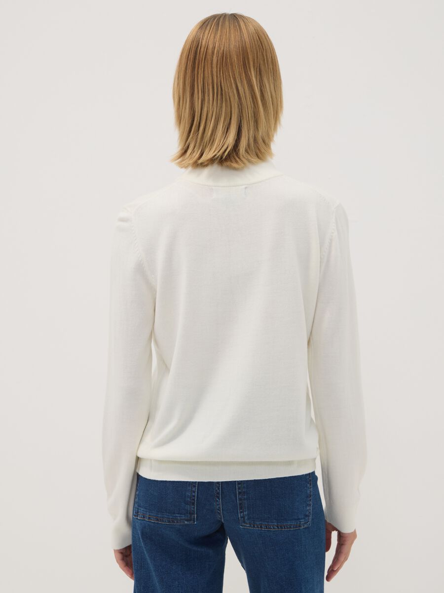 White long-sleeved top with high neck, regular fit_3