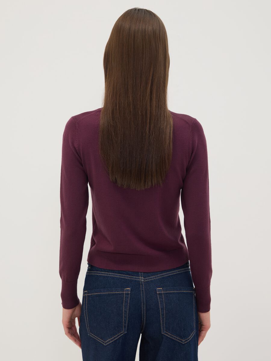 Maglia viola in misto viscosa a girocollo_3