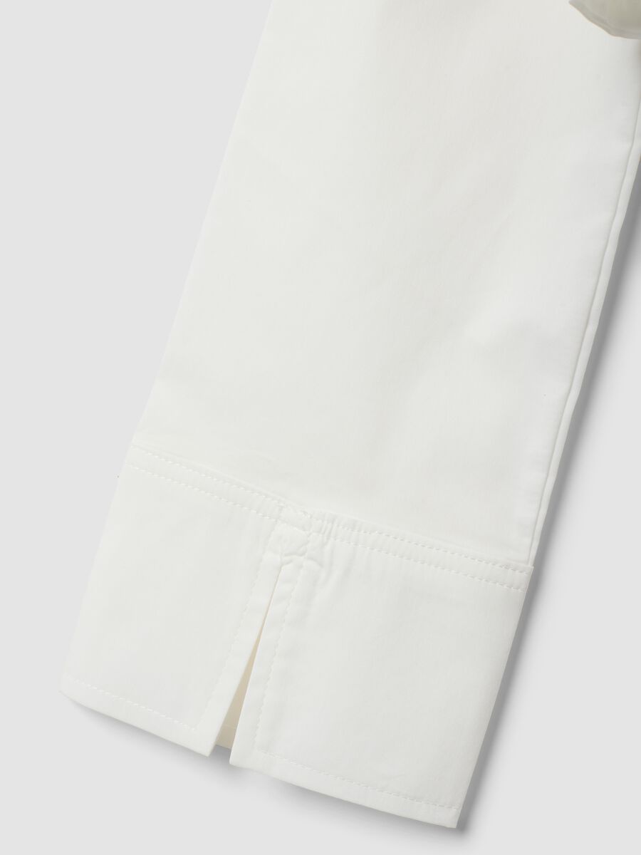 Fitted Full-Zip Shirt in White_9