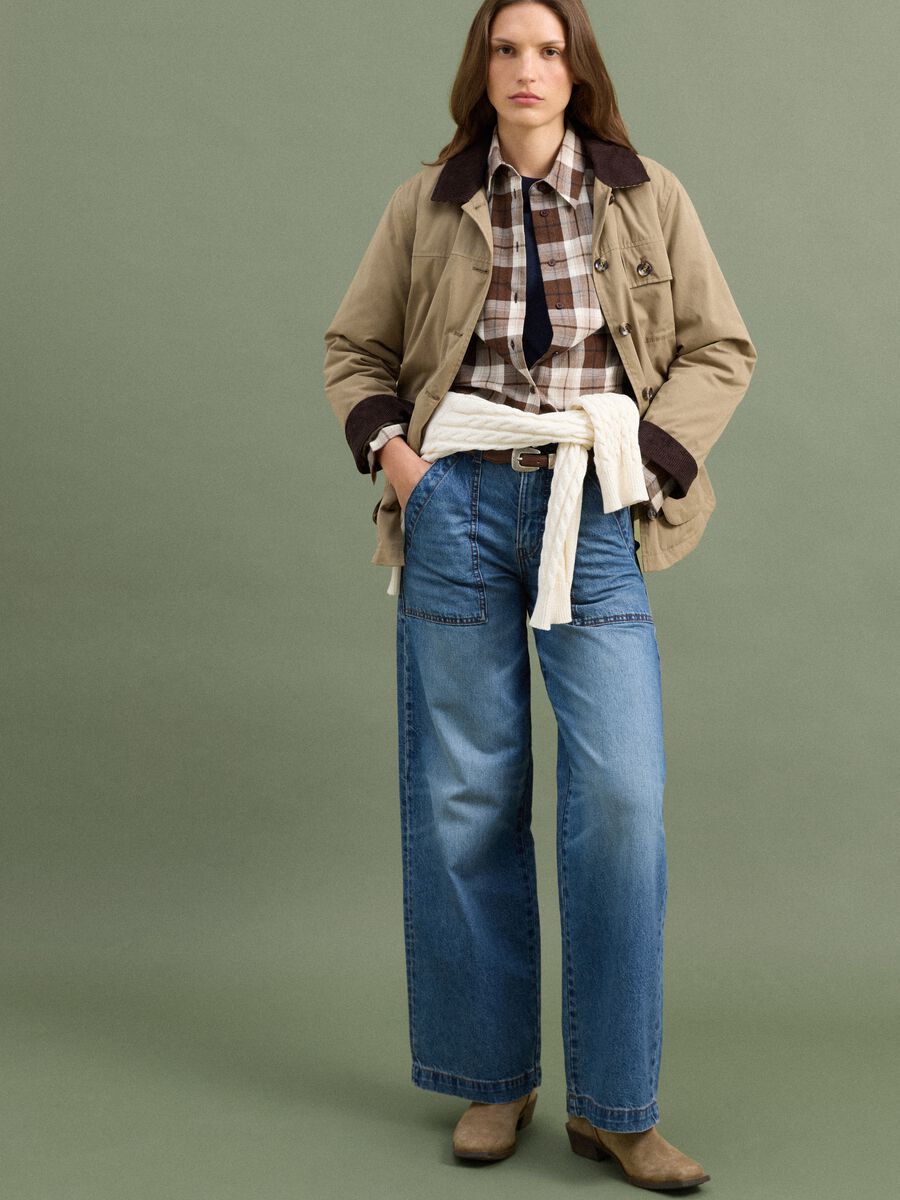 Beige regular-fit shacket with contrast collar_1