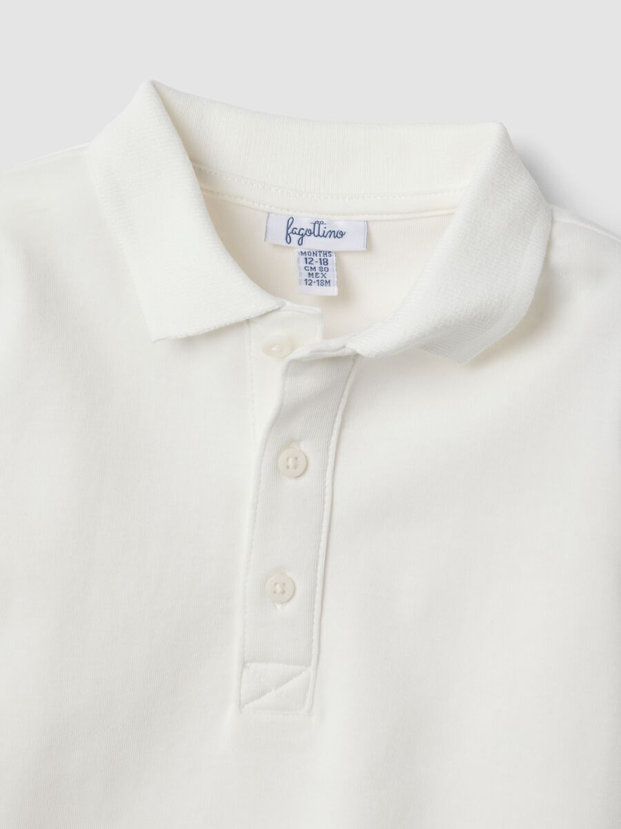 White long-sleeved polo shirt in pure organic cotton for baby boy_2