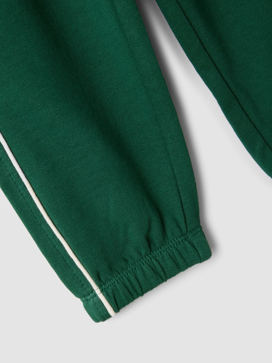 Green organic cotton jogger trousers with drawstring for baby boys_2