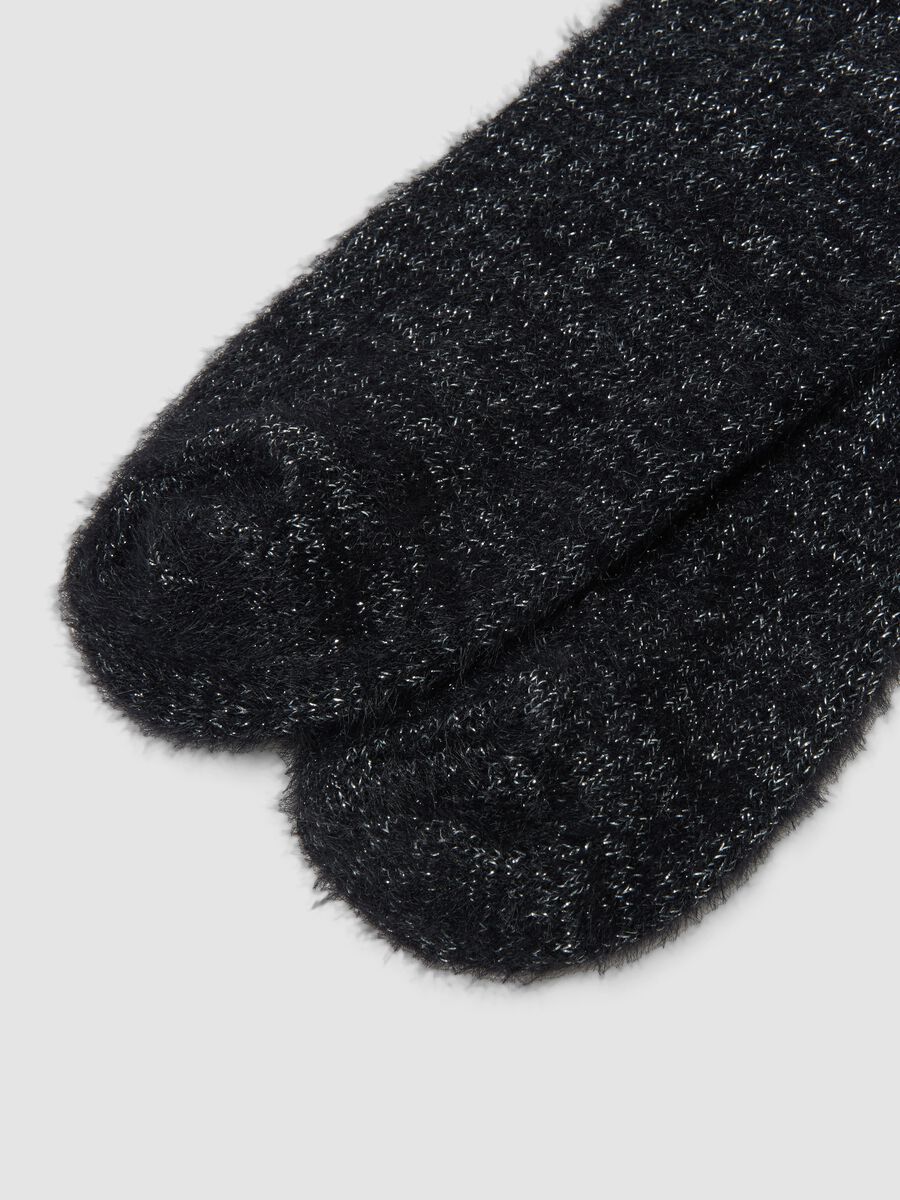2-pack of grey and black stretch socks_1