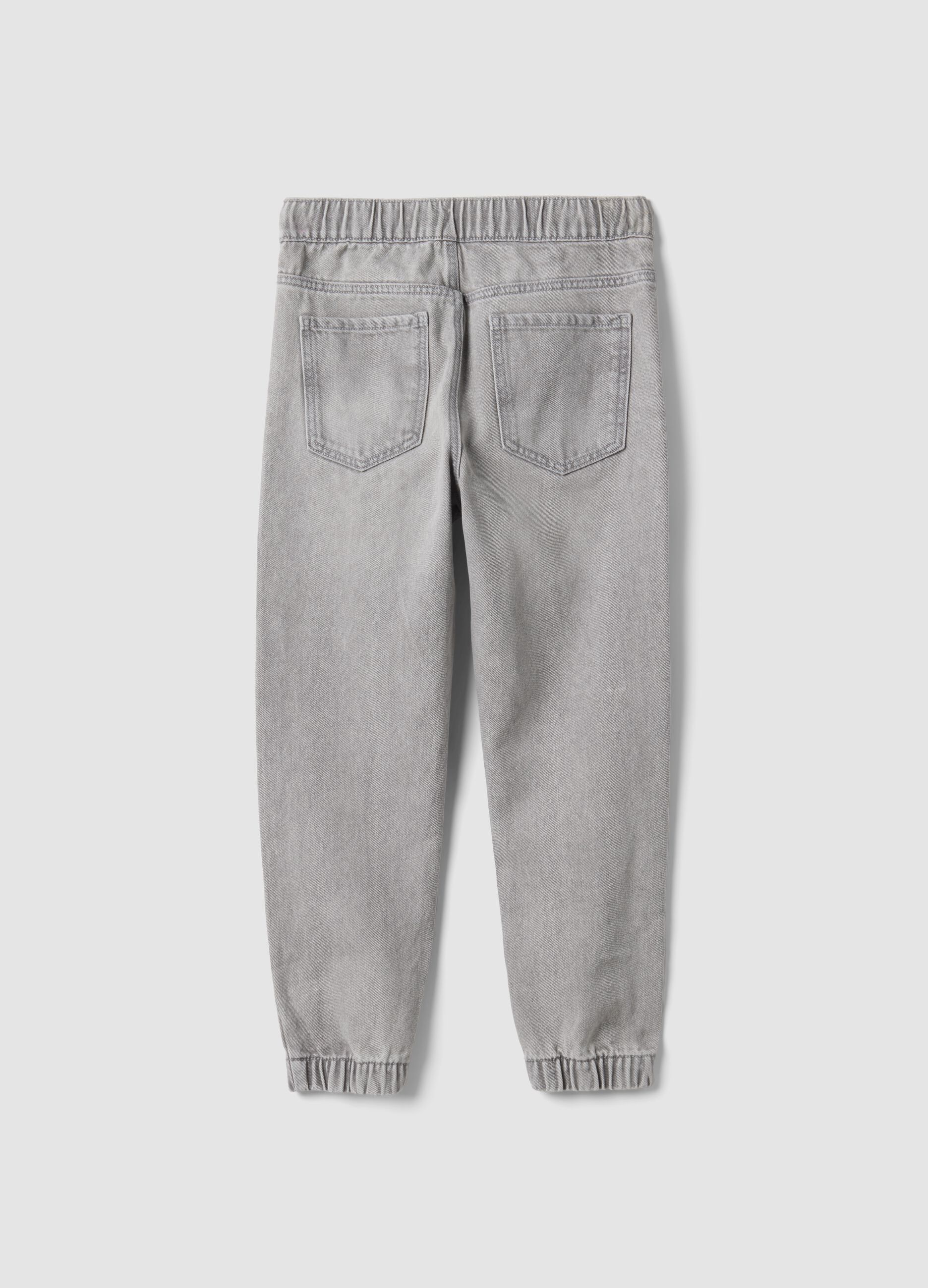 Grey jog denim in a cotton and viscose blend, relaxed fit for boys