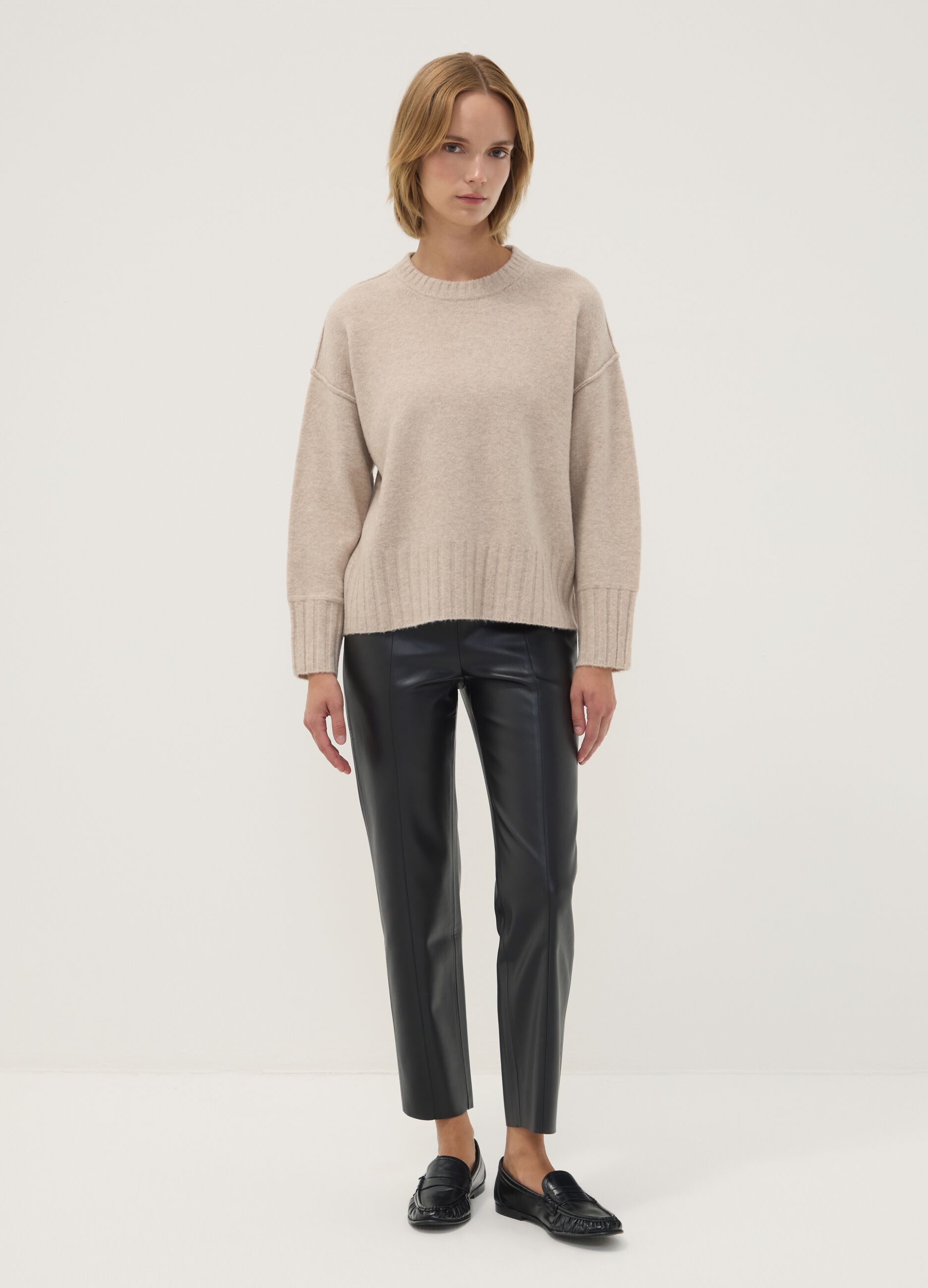 Leggings neri slim fit con vita regular ed elastico