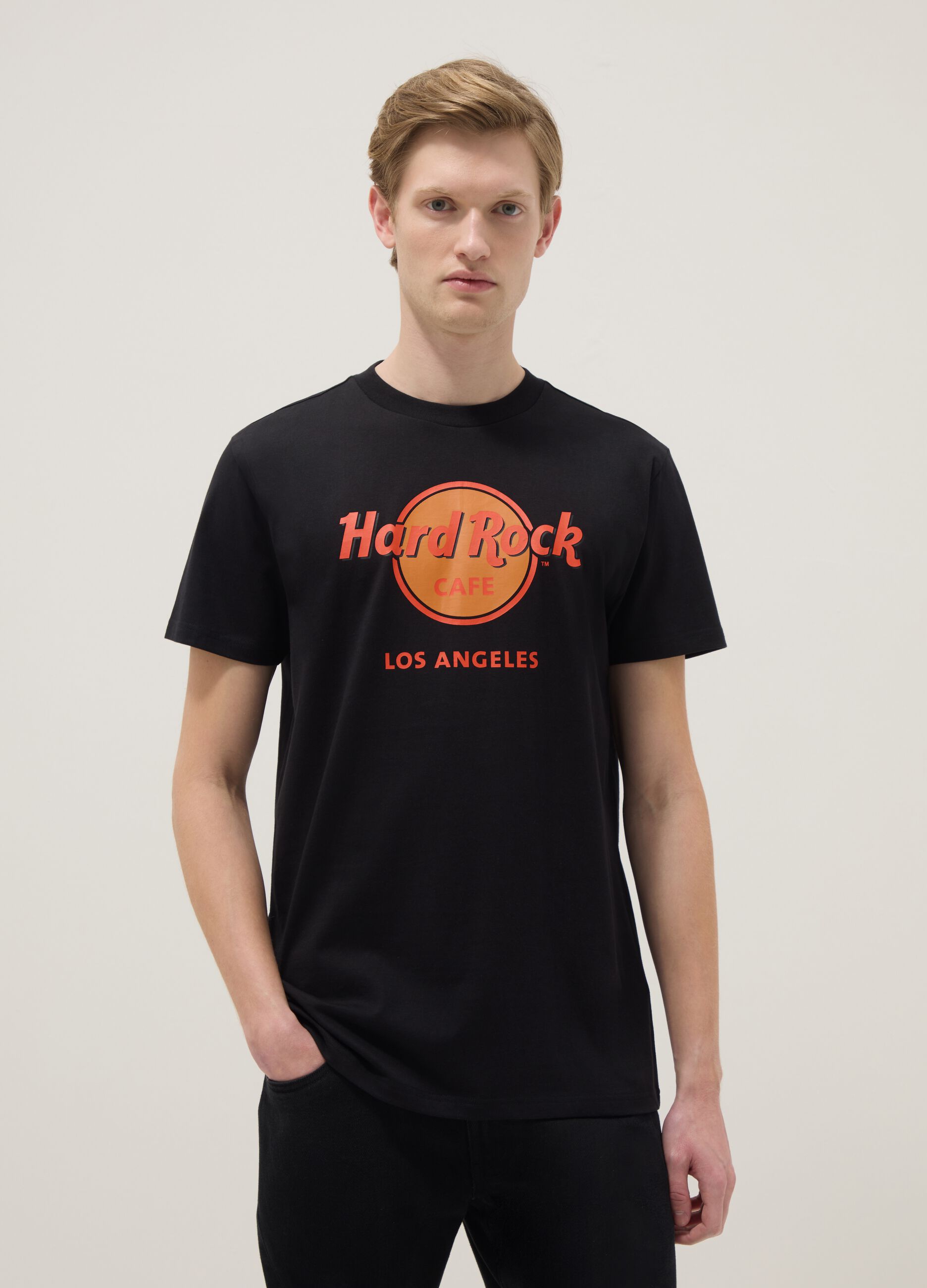 Black pure cotton regular fit t-shirt with Hard Rock Cafe logo