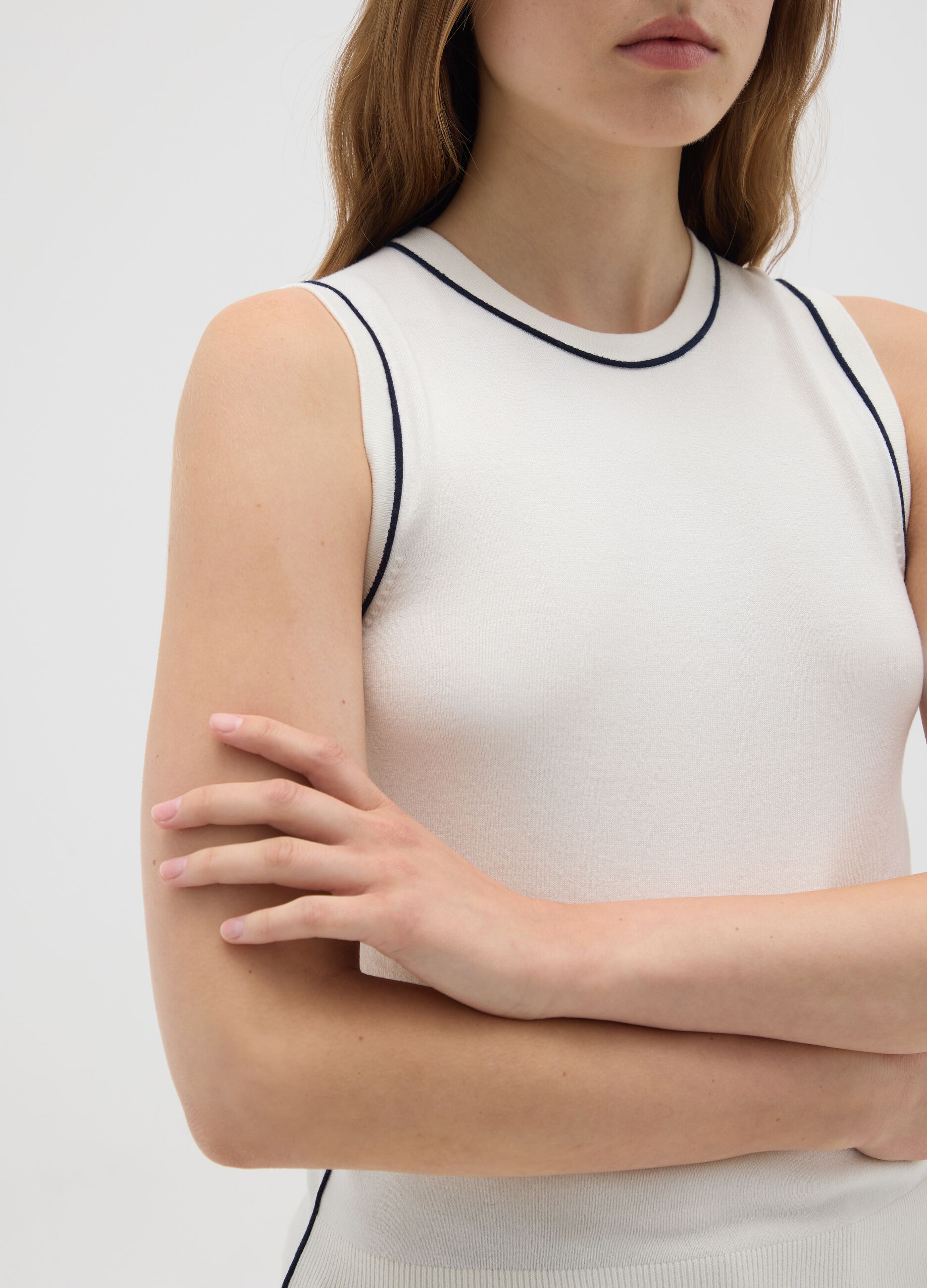 Women's white stretch-blend sleeveless top