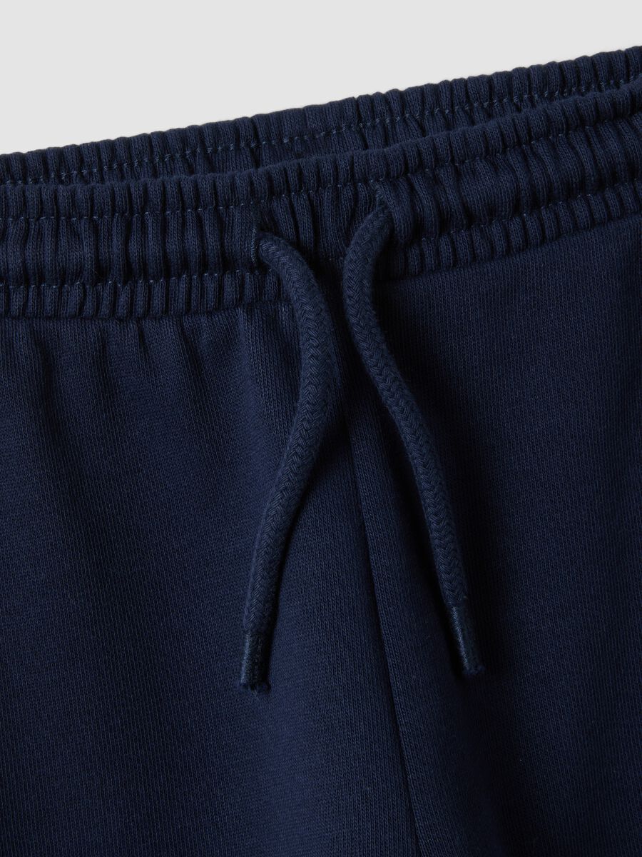 Blue organic cotton jogger trousers with drawstring for baby boy_3