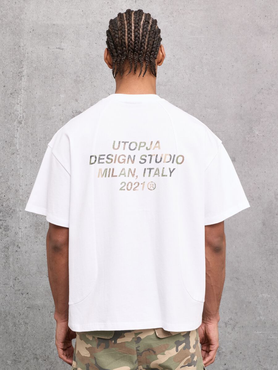 White Graphic Pocket T-shirt_1