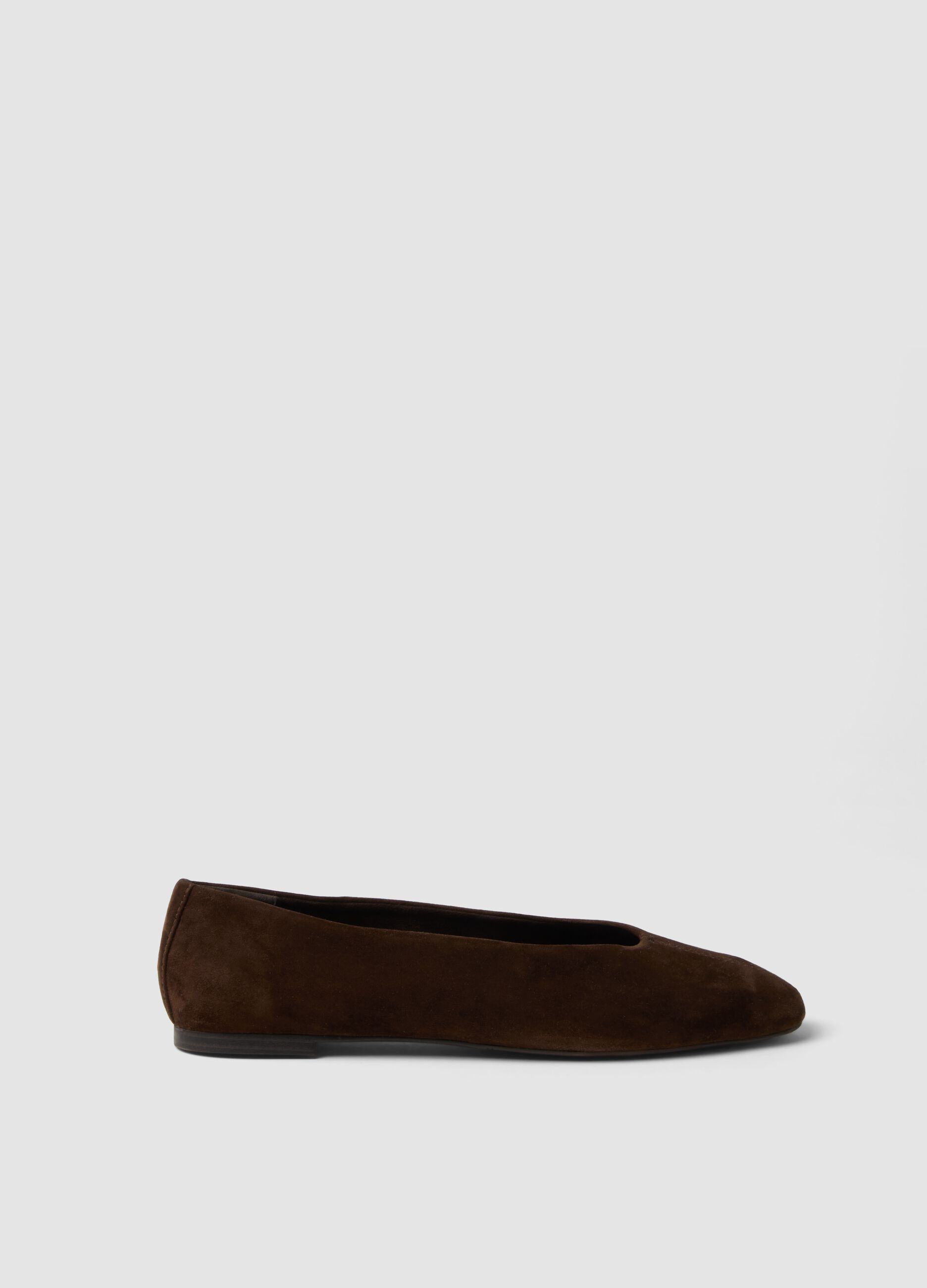 Classic brown ballerina flats