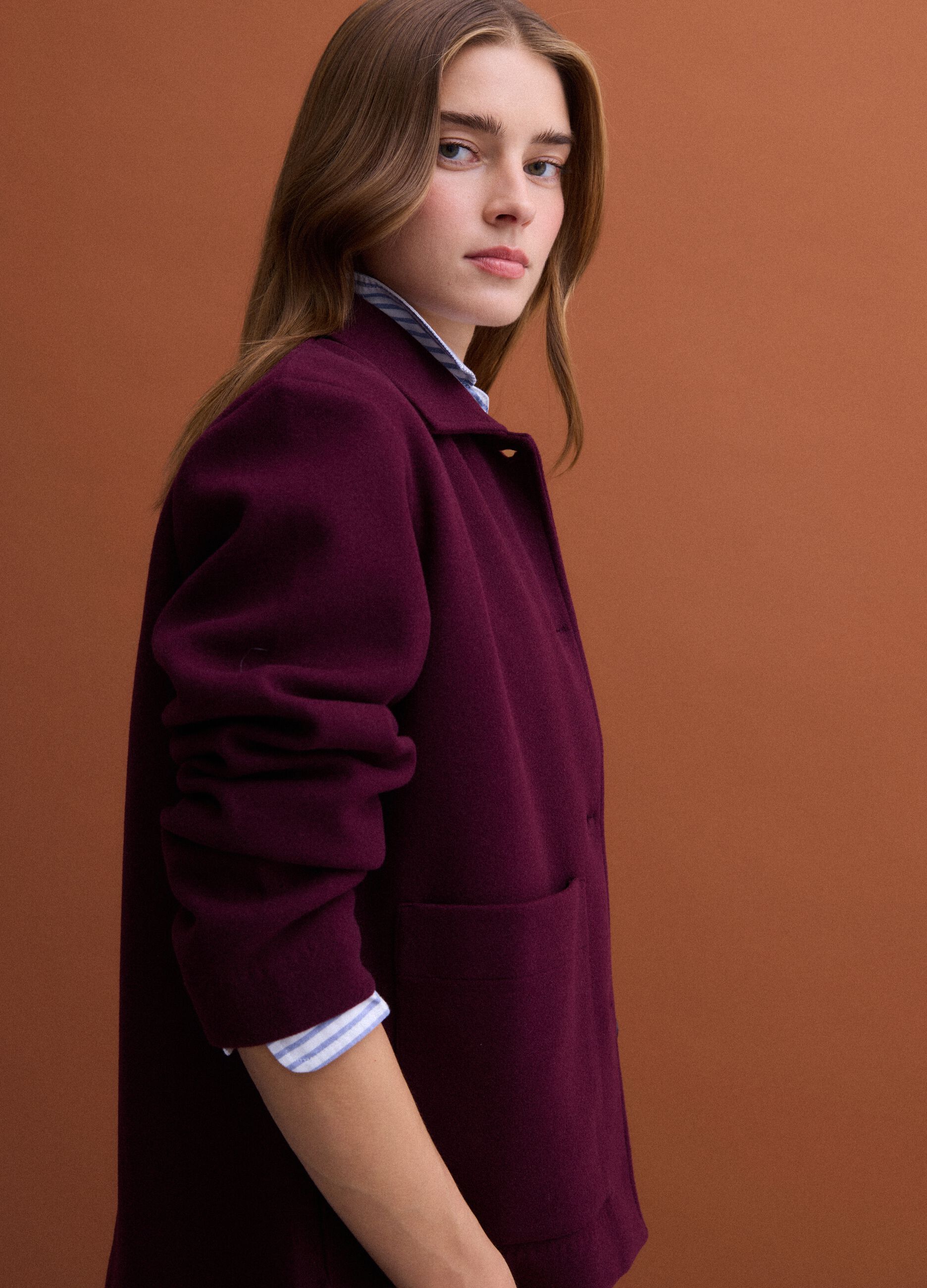 Burgundy red viscose-blend jacket with crew neck, regular fit
