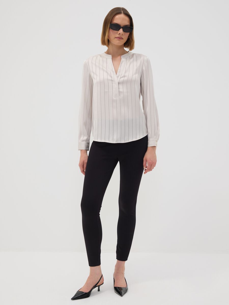 Camicia bianca in tessuto elasticizzato a righe_2