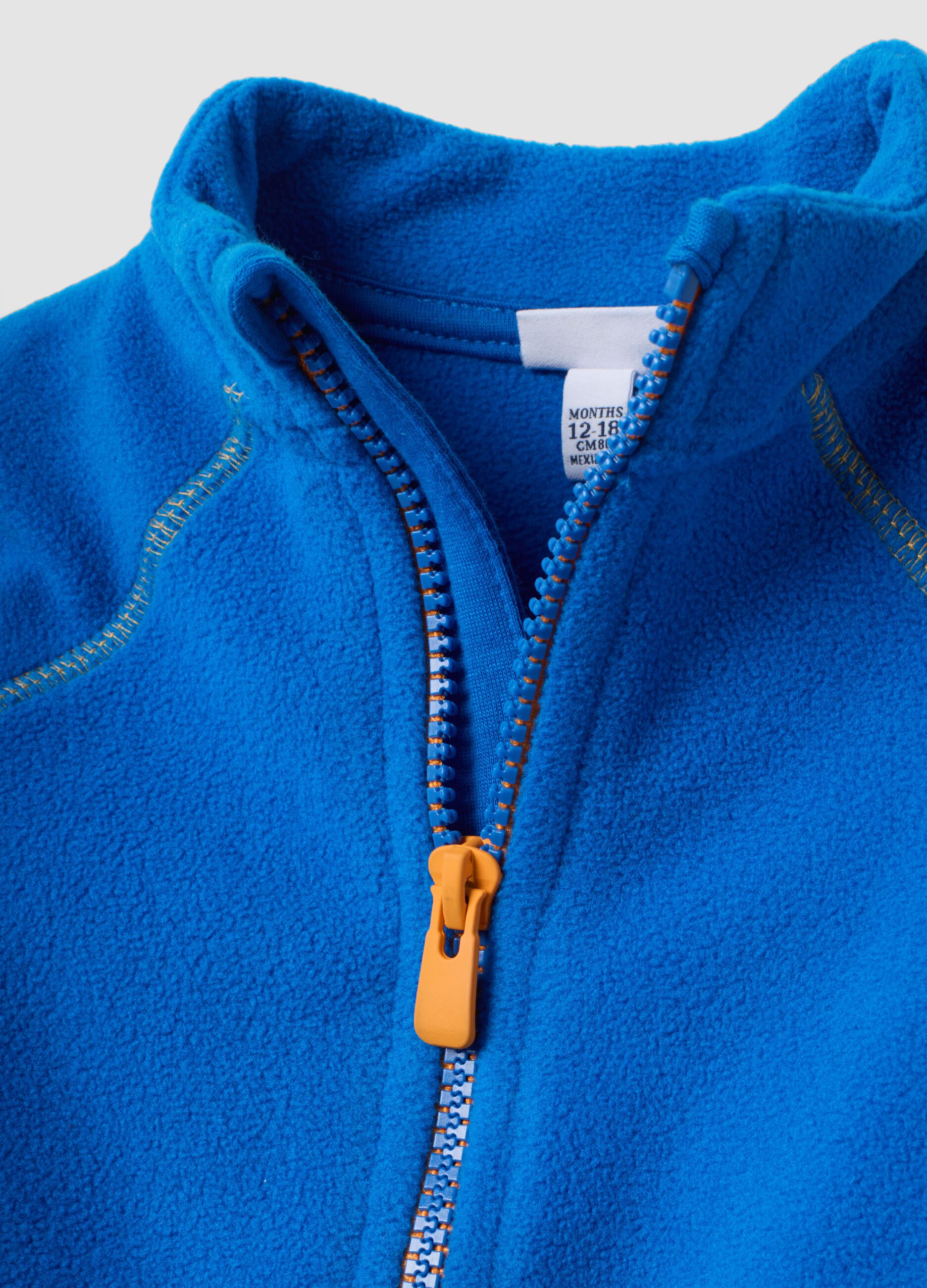 Felpa azzurra con girocollo e zip in pile regular fit