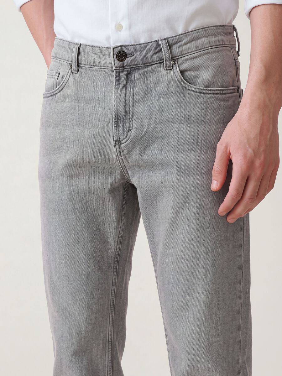 Grey denim jeans in cotton-viscose blend, regular fit_2