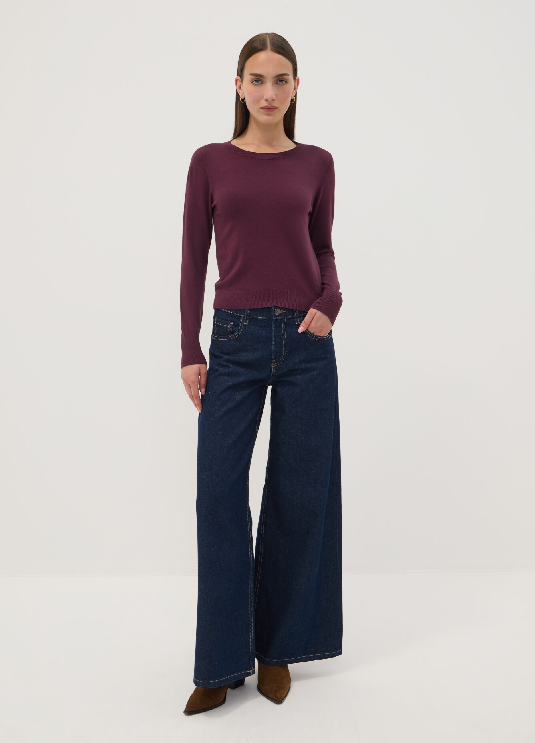 Maglia viola in misto viscosa a girocollo