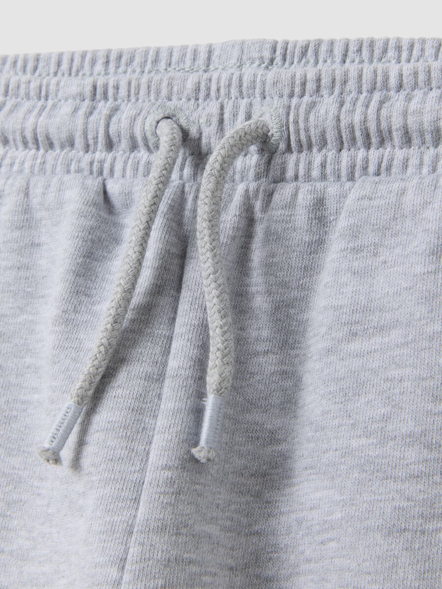 Grey jogger trousers in pure organic cotton with drawstring for baby boy_3