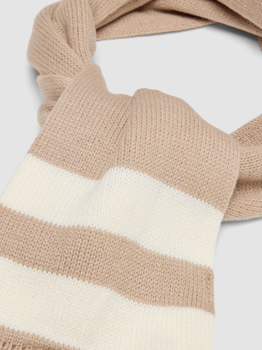 Brown knitted hat and scarf set with stripes_2