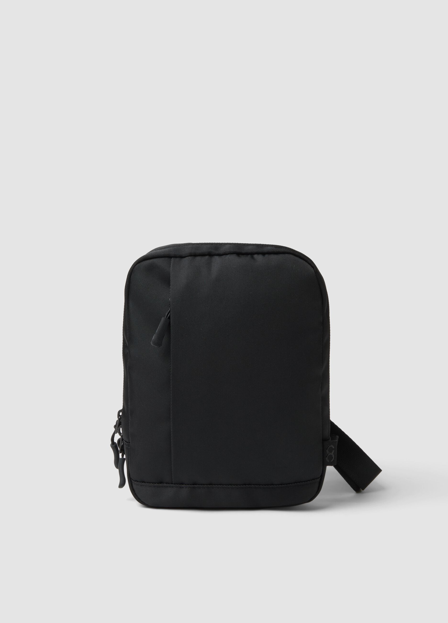 Black water-repellent crossbody pouch with zip