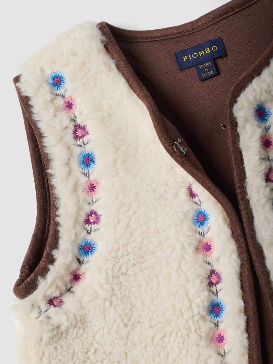 White crew-neck gilet with floral embroidery, regular fit_1
