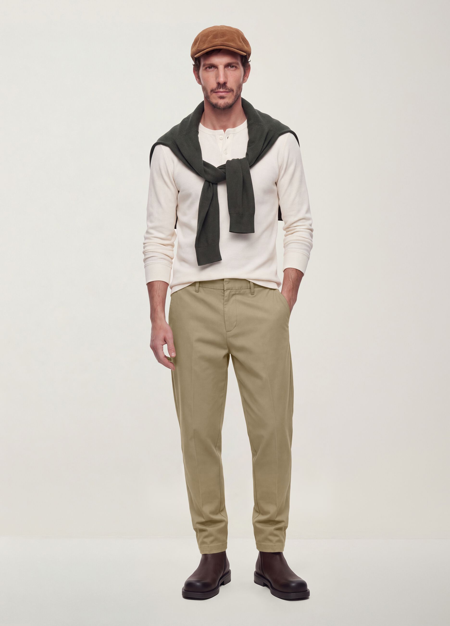 Pantaloni chino beige in twill di cotone elasticizzato regular tapered fit